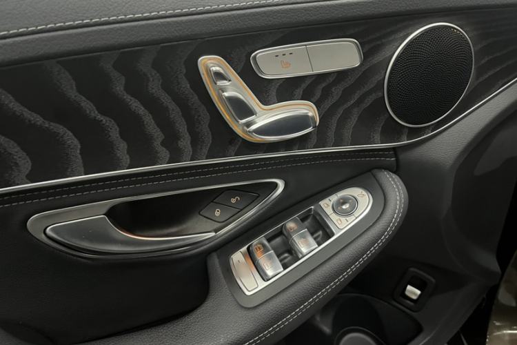 Used Mercedes-Benz C-Class 2017 C 200 L Sport Edition Interior 11