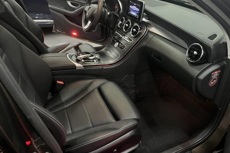 Used Mercedes-Benz C-Class 2017 C 200 L Sport Edition Interior 12