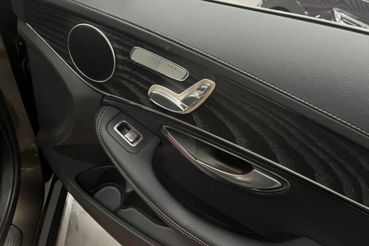 Used Mercedes-Benz C-Class 2017 C 200 L Sport Edition Interior 3