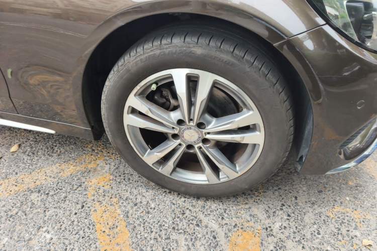 Used Mercedes-Benz C-Class 2017 C 200 L Sport Edition Right Front Wheel Hub