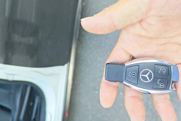 Used Mercedes-Benz C-Class 2017 Facelift C 200 L Vehicle Key