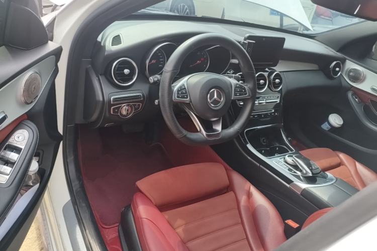 Used Mercedes-Benz C-Class 2017 Restyled C 200 Sport Edition Center Console