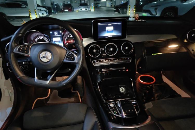 Used Mercedes-Benz C-Class 2017 Restyled C 200 Sport Edition Center Console