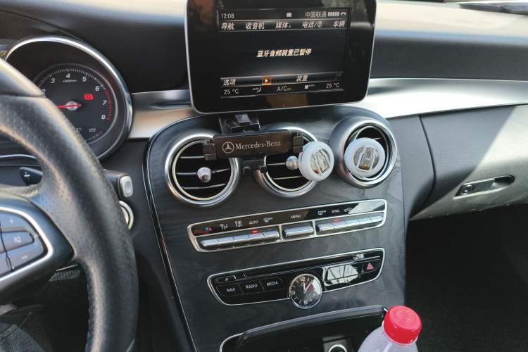 Used Mercedes-Benz C-Class 2017 Facelift C 200 Station Wagon Audio And AC Panel
