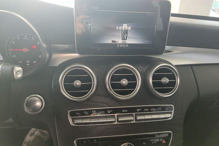 Used Mercedes-Benz C-Class 2017 C 200 station wagon Audio And AC Panel