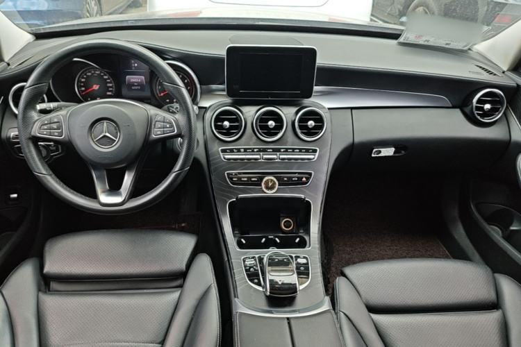 Used Mercedes-Benz C-Class 2017 Facelift C 200 L Sport Edition Center Console