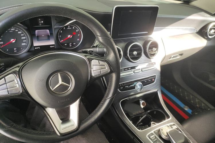 Used Mercedes-Benz C-Class 2017 Facelift C 200 L Sport Edition Center Console