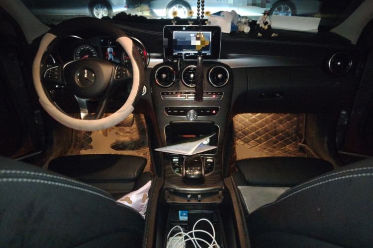 Used Mercedes-Benz C-Class 2017 Facelift C 200 L Sport Edition Center Console