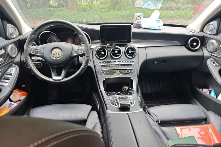 Used Mercedes-Benz C-Class 2017 C 200 L Sport Edition Center Console