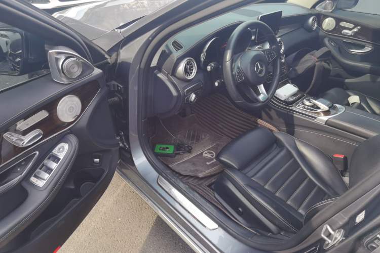 Used Mercedes-Benz C-Class 2017 Facelift C 200 L Driver Seat