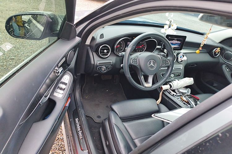 Used Mercedes-Benz C-Class 2017 Facelift C 200 L Sport Edition Driver Seat