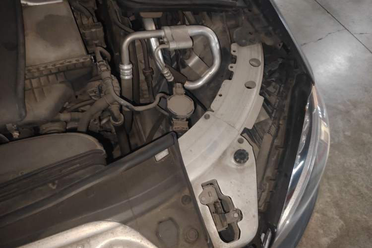 Used Mercedes-Benz C-Class 2017 C 200 L Sport Edition Engine Bay Left