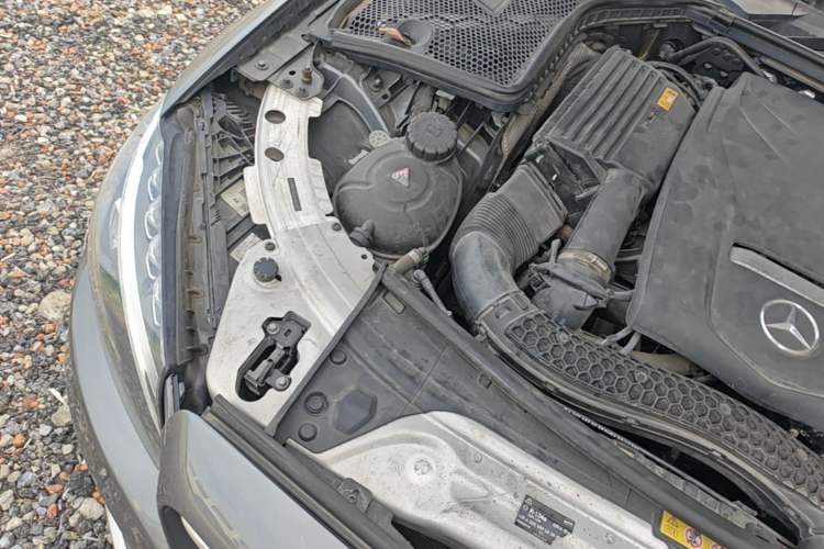 Used Mercedes-Benz C-Class 2017 Restyled C 180 L Fashion Edition Sport Version Engine Bay Right