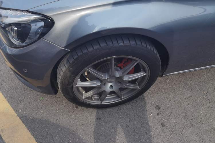 Used Mercedes-Benz C-Class 2017 Facelift C 200 L Exterior 4