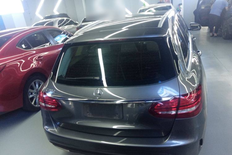 Used Mercedes-Benz C-Class 2017 Facelift C 200 Station Wagon Exterior 4
