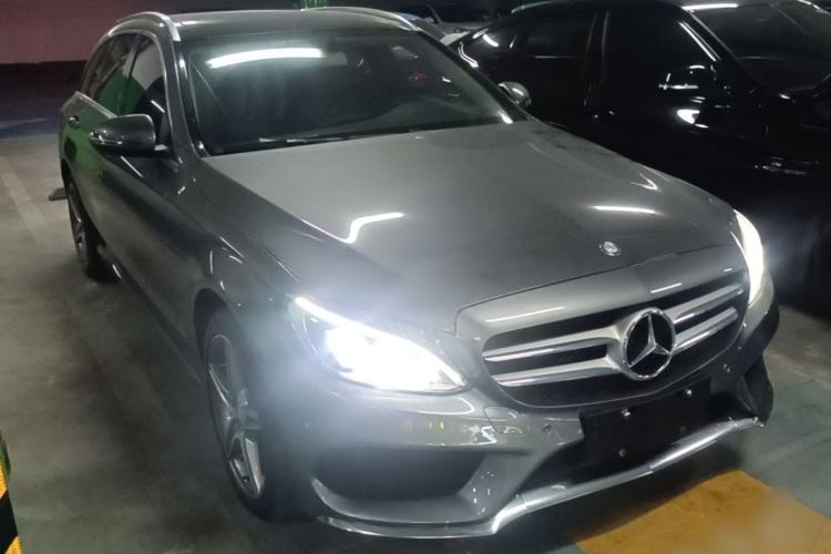 Used Mercedes-Benz C-Class 2017 C 200 station wagon Front Right 45 Deg