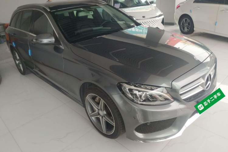 Used Mercedes-Benz C-Class 2017 C 200 station wagon Front Right 45 Deg
