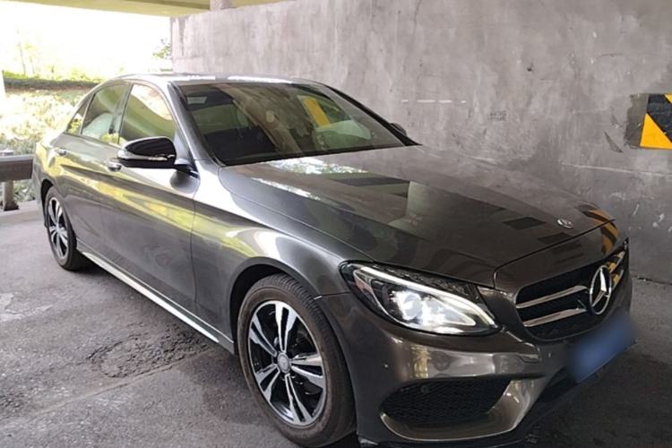 Used Mercedes-Benz C-Class 2017 C 200 Sport Edition Front Right 45 Deg