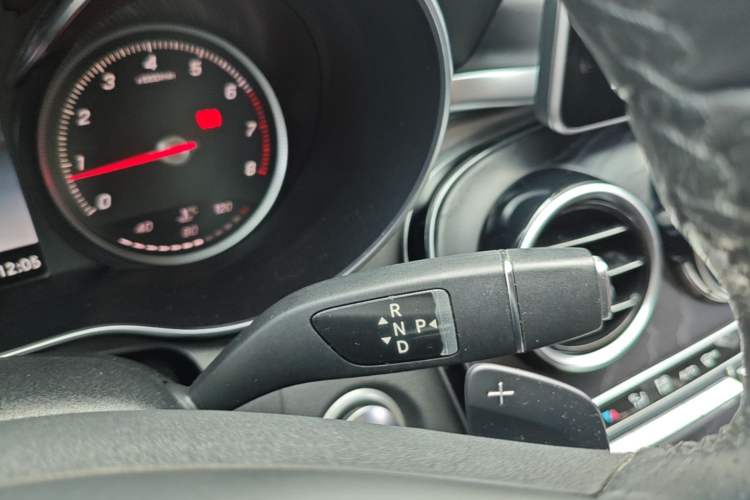Used Mercedes-Benz C-Class 2017 Facelift C 200 L Sport Edition Gear Lever