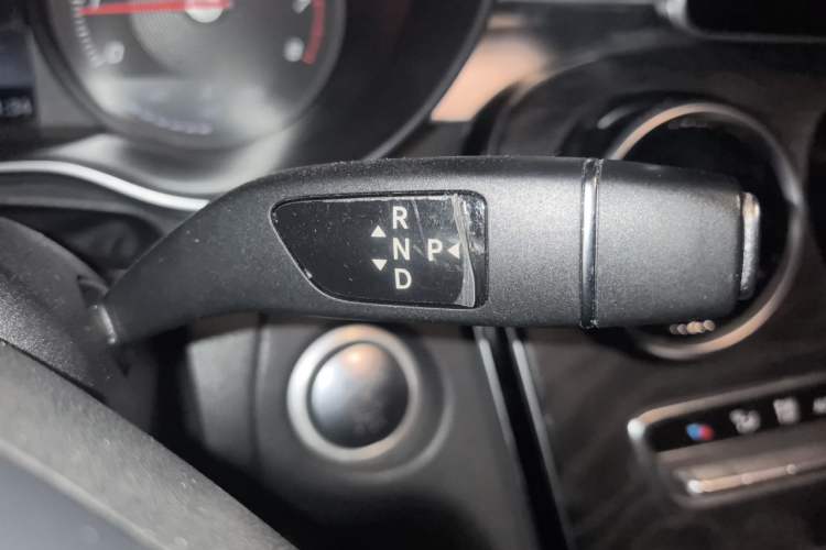 Used Mercedes-Benz C-Class 2017 Revised C 180 L Dynamic Sports Edition Gear Lever