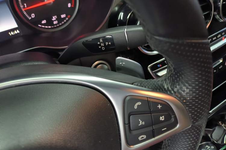 Used Mercedes-Benz C-Class 2017 Restyled C 200 Sport Edition Gear Lever