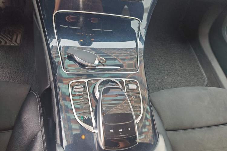 Used Mercedes-Benz C-Class 2017 C 200 Sport Edition Gear Lever