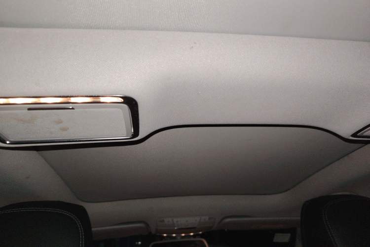 Used Mercedes-Benz C-Class 2017 Facelift C 200 L Sport Edition Headliner
