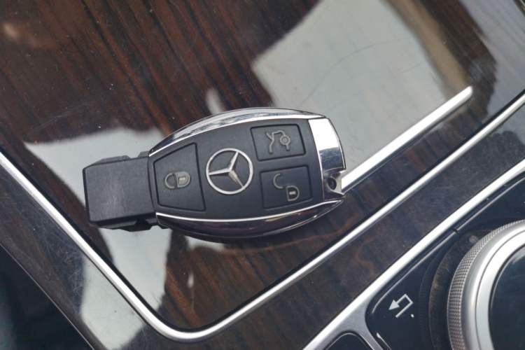 Used Mercedes-Benz C-Class 2017 Facelift C 200 L Interior 1