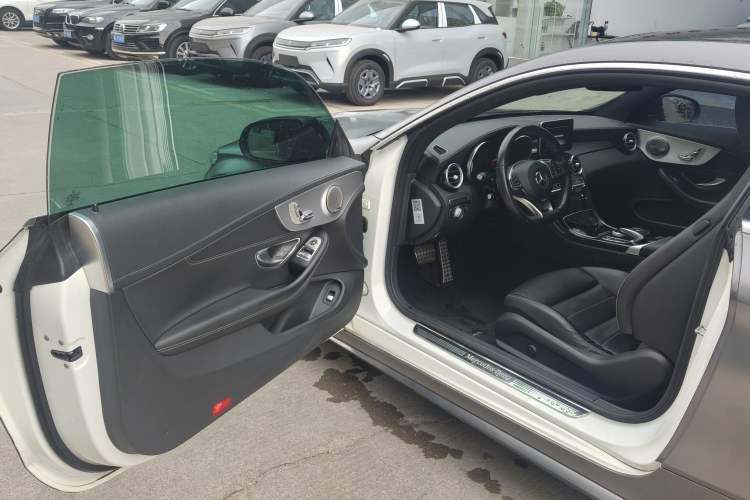 Used Mercedes-Benz C-Class 2017 C 200 4MATIC Coupe Interior 1