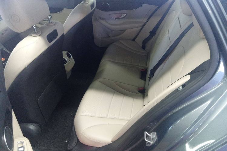 Used Mercedes-Benz C-Class 2017 Facelift C 200 Station Wagon Interior 4