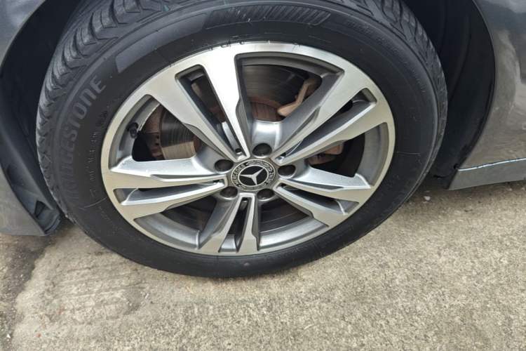 Used Mercedes-Benz C-Class 2017 Facelift C 200 L Sport Edition Left Front Wheel Hub