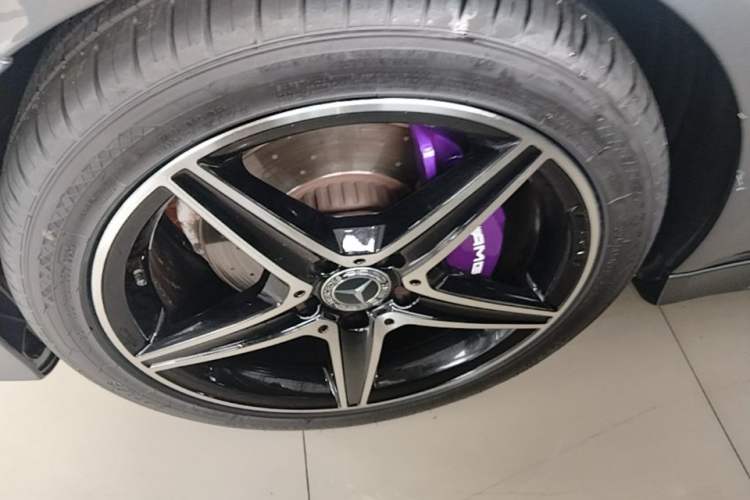Used Mercedes-Benz C-Class 2017 Facelift C 200 Coupe Left Front Wheel Hub