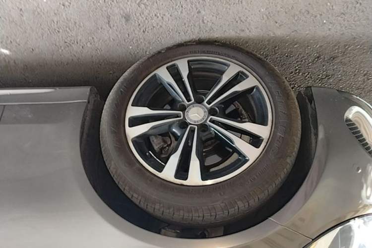 Used Mercedes-Benz C-Class 2017 C 200 Sport Edition Left Front Wheel Hub