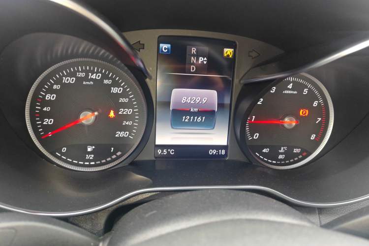Used Mercedes-Benz C-Class 2017 Facelift C 200 L Sport Edition Odometer Close Up