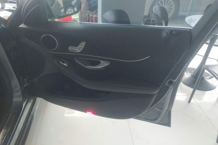 Used Mercedes-Benz C-Class 2017 C 200 station wagon Right Front Door Interior