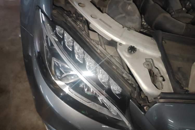 Used Mercedes-Benz C-Class 2017 C 200 L Sport Edition Right Front Headlight
