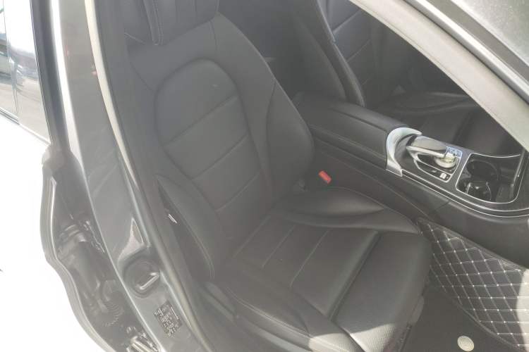 Used Mercedes-Benz C-Class 2017 Facelift C 200 L Sport Edition Right Front Seat