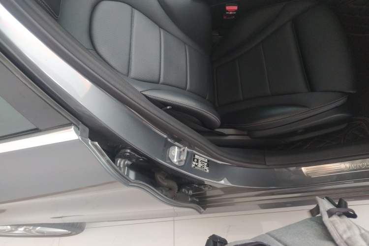 Used Mercedes-Benz C-Class 2017 C 200 station wagon Right Front Seat