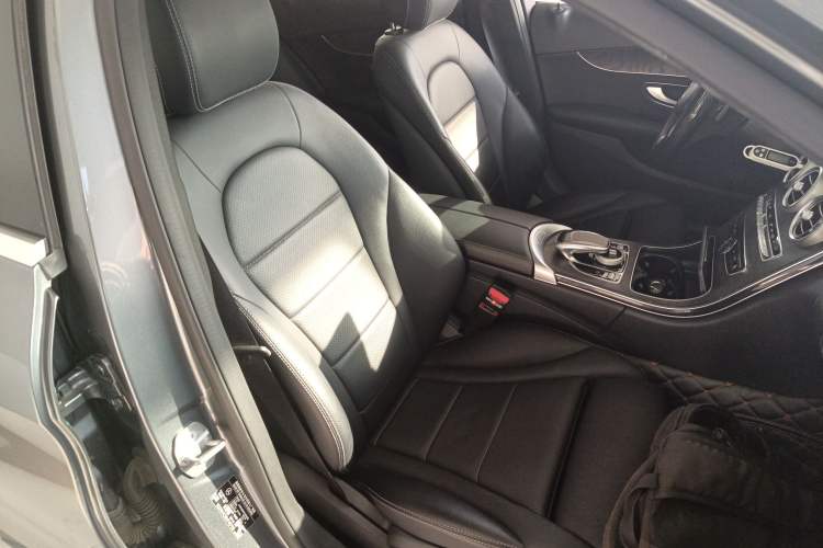 Used Mercedes-Benz C-Class 2017 C 200 station wagon Right Front Seat