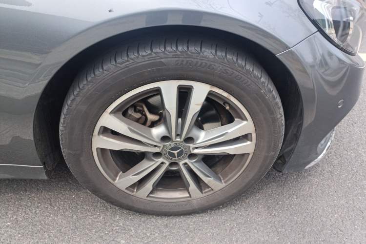 Used Mercedes-Benz C-Class 2017 Facelift C 200 L Sport Edition Right Front Wheel Hub