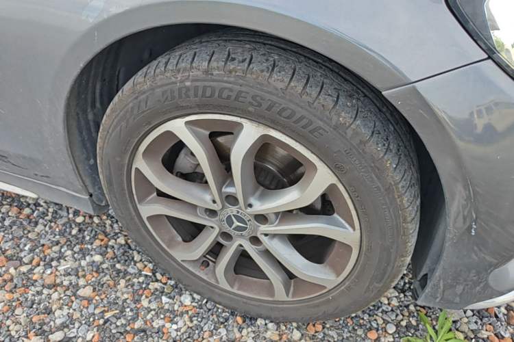 Used Mercedes-Benz C-Class 2017 Restyled C 180 L Fashion Edition Sport Version Right Front Wheel Hub