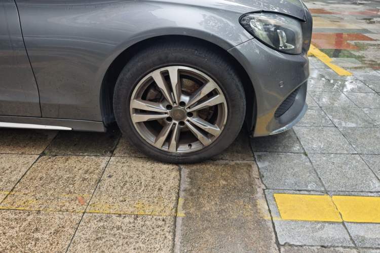 Used Mercedes-Benz C-Class 2017 C 200 L Sport Edition Right Front Wheel Hub