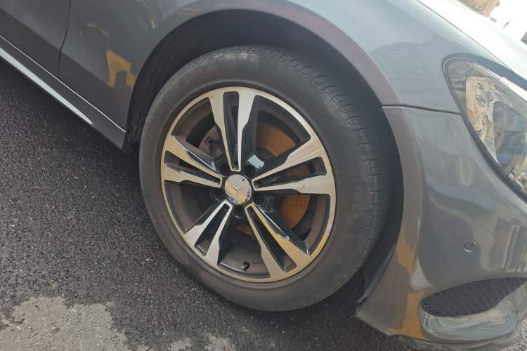 Used Mercedes-Benz C-Class 2017 C 200 Sport Edition Right Front Wheel Hub