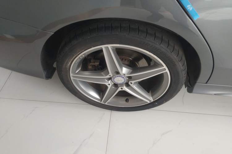 Used Mercedes-Benz C-Class 2017 C 200 station wagon Right Rear Wheel Hub