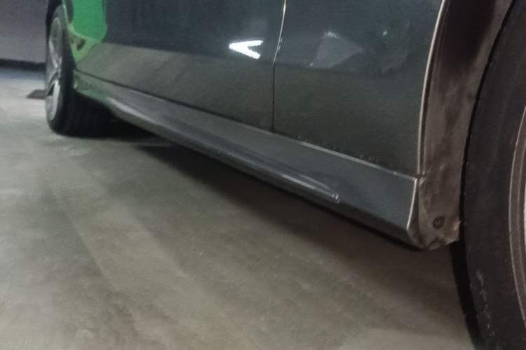Used Mercedes-Benz C-Class 2017 C 200 station wagon Right Side Sill