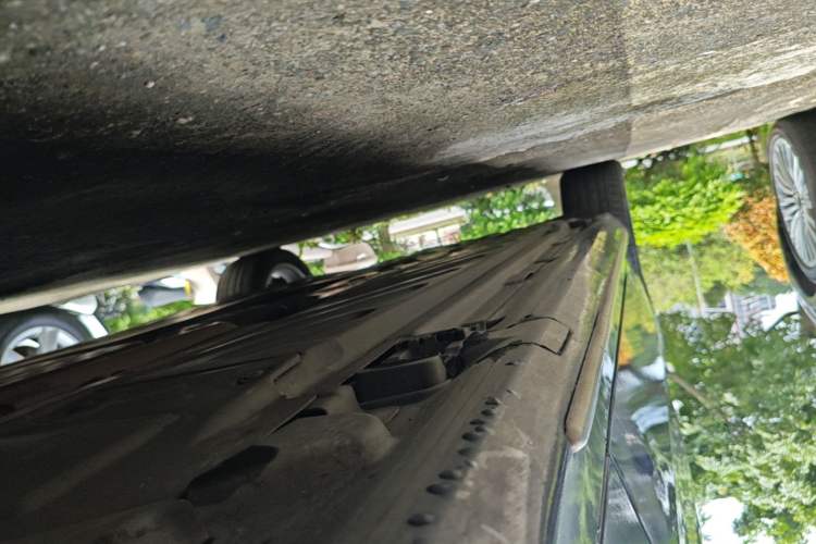 Used Mercedes-Benz C-Class 2017 Facelift C 200 L Sport Edition Right Side Sill