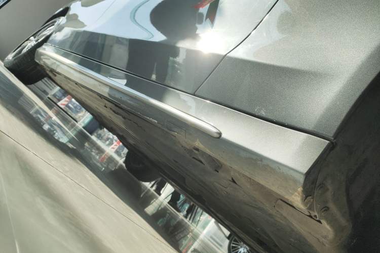 Used Mercedes-Benz C-Class 2017 Facelift C 200 L Sport Edition Right Side Sill
