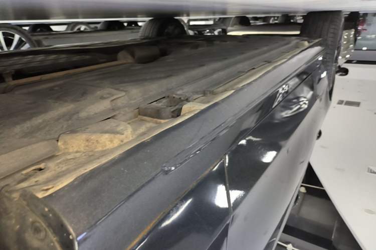 Used Mercedes-Benz C-Class 2017 Restyled C 200 Sport Edition Right Side Sill