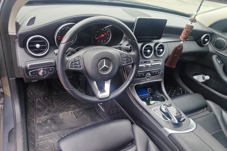 Used Mercedes-Benz C-Class 2017 Facelift C 200 L Sport Edition Steering Wheel