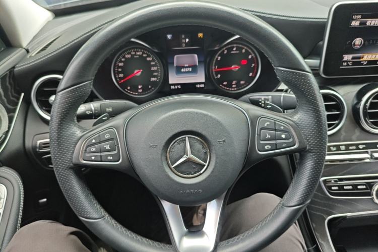 Used Mercedes-Benz C-Class 2017 Facelift C 200 L Sport Edition Steering Wheel